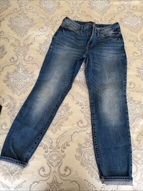 Lucky Brand Classic Midwash Blue Jeans